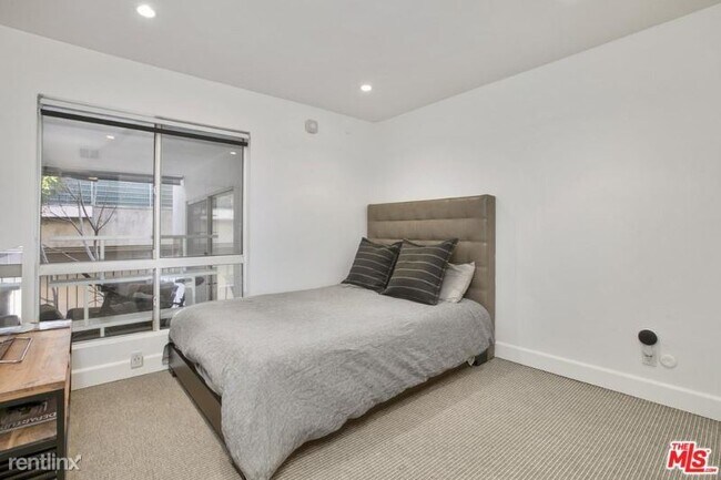 Foto del edificio - 2 br, 2 bath Condo - 350 N Broad St