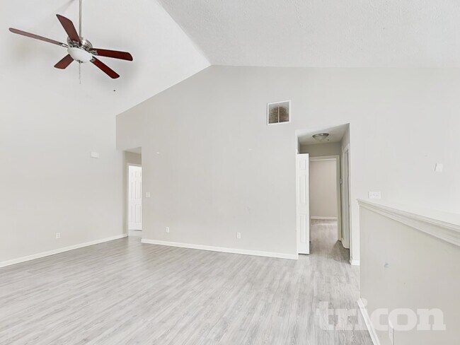 Building Photo - 512 Polaris Dr