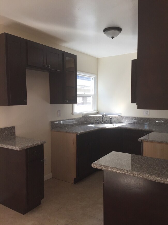 Foto del edificio - BELC 07