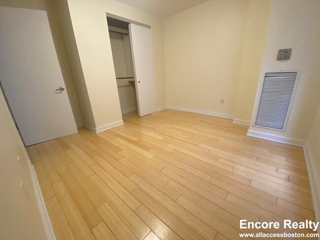 Building Photo - 40 Boylston St