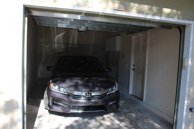 Garage - 3750 Silver Bluff Blvd