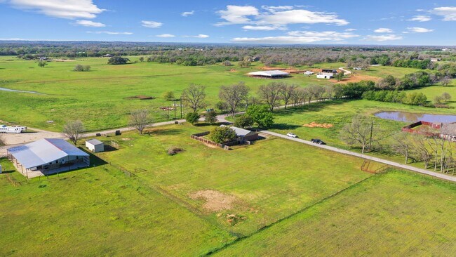 Foto del edificio - Horse Property