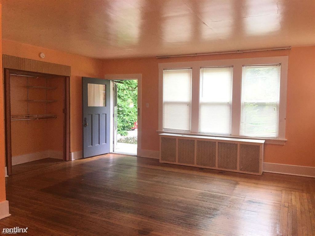 Foto principal - 5704 Wilkins Ave