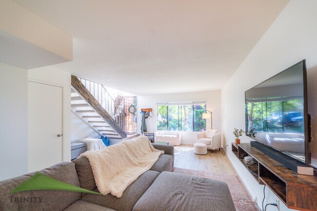 Building Photo - 2404 Caminito Ocean Cove