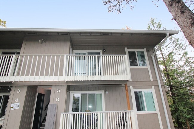 Building Photo - 5704 SW Beaverton Hillsdale Hwy