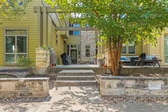 Building Photo - 2017 Simond Ave