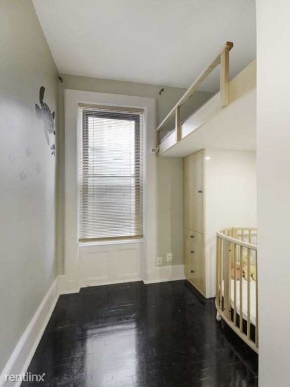 Building Photo - 2 br, 1 bath Apartment - 126 E 12th St