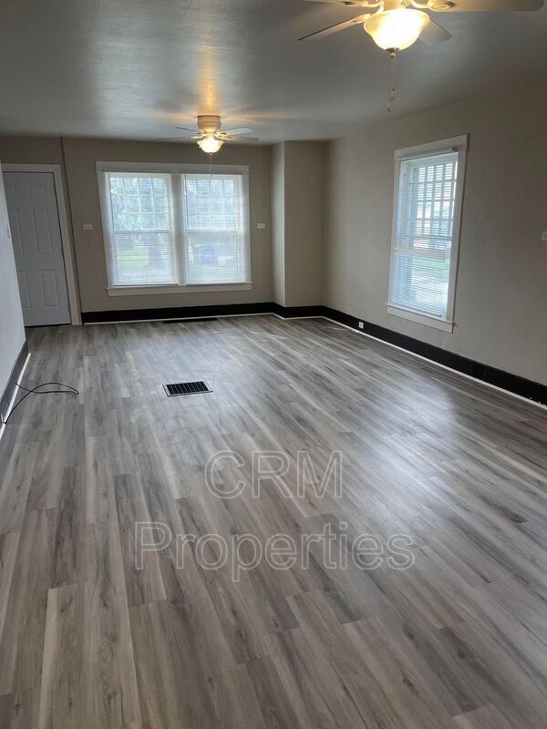 Building Photo - 618 S McCann St