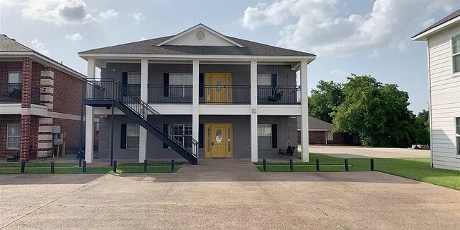 Building Photo - 1609 Wood Ave