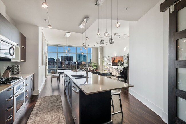 Building Photo - Stunning Terrazzo Condo in the Gulch