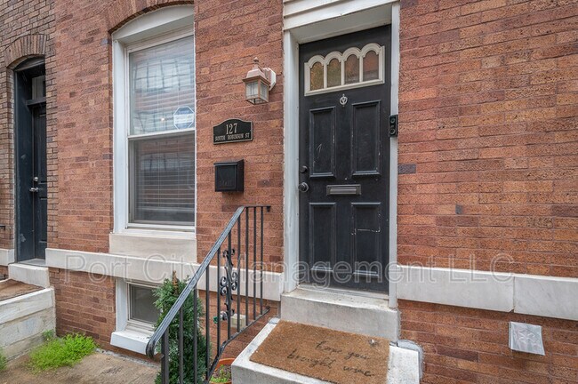 Foto del edificio - 127 S Robinson St