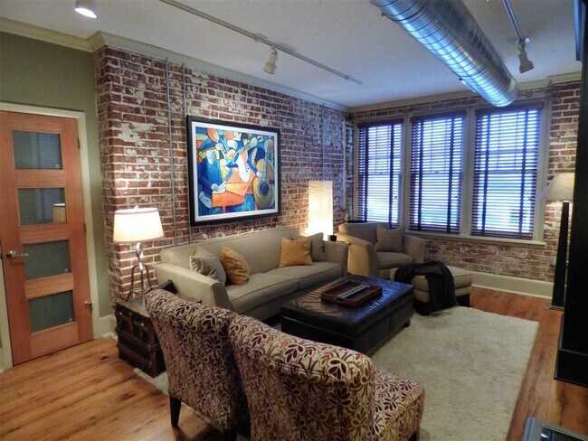 Foto del edificio - 77 Vance Ave