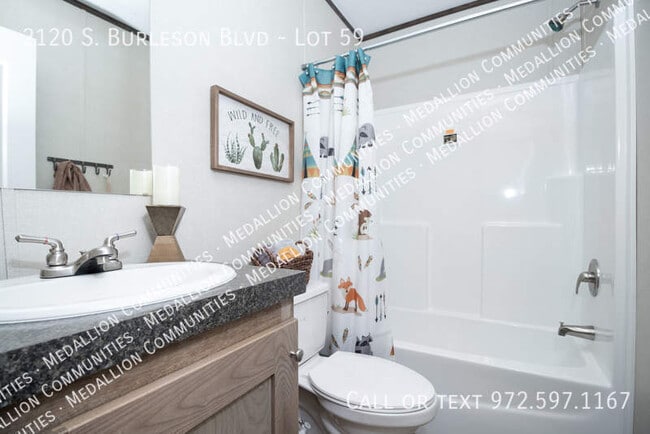 Foto del edificio - 2120 S Burleson Blvd