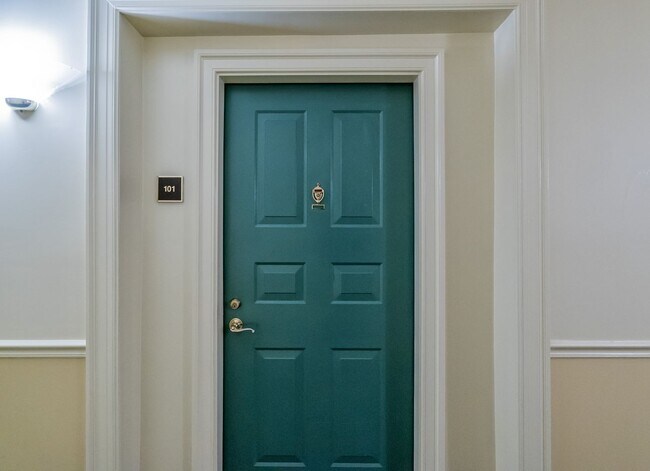 Foto del edificio - Charming And Well-Maintained 1 Bedr 1 Bath...