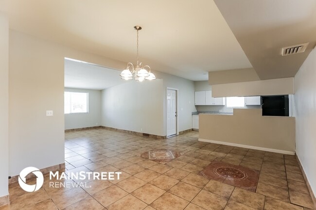 Building Photo - 3816 W Townley Ave