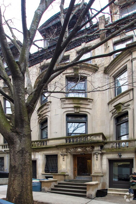 Foto del edificio - 320 W 101st St