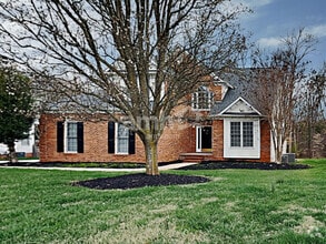 Building Photo - 300 Lucas Park Dr