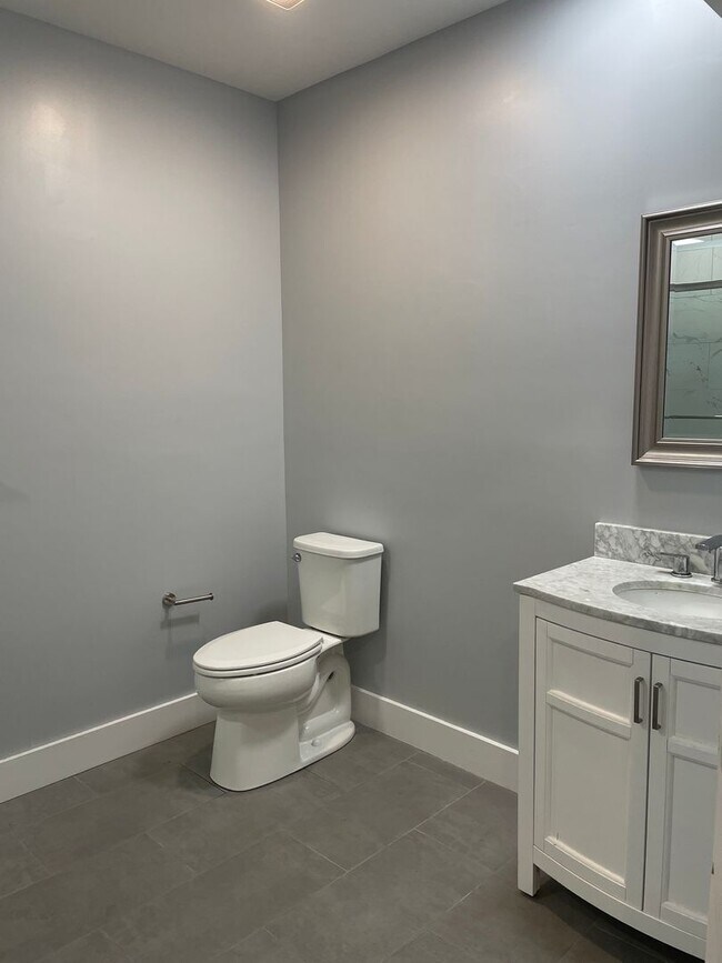 Building Photo - LUXURY 2BED / 2BATH SOUTH BOSTON ELEVATOR ...