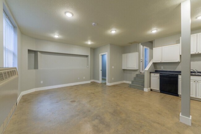 Building Photo - 2725 - 2729 Hennepin Ave