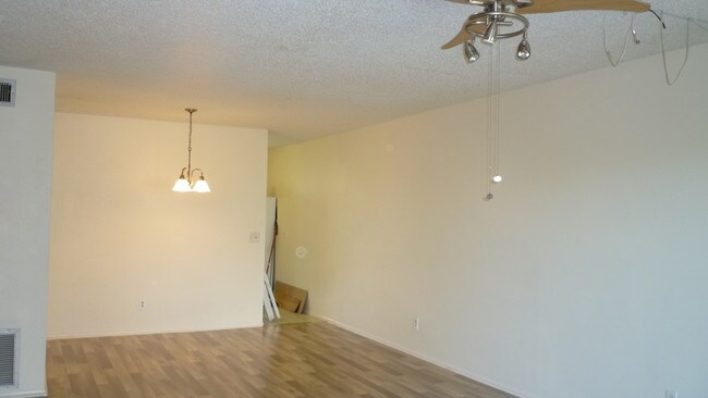 Foto del edificio - 2402 Ecuadorian Way