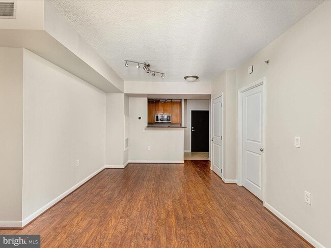 Building Photo - 851 N Glebe Rd