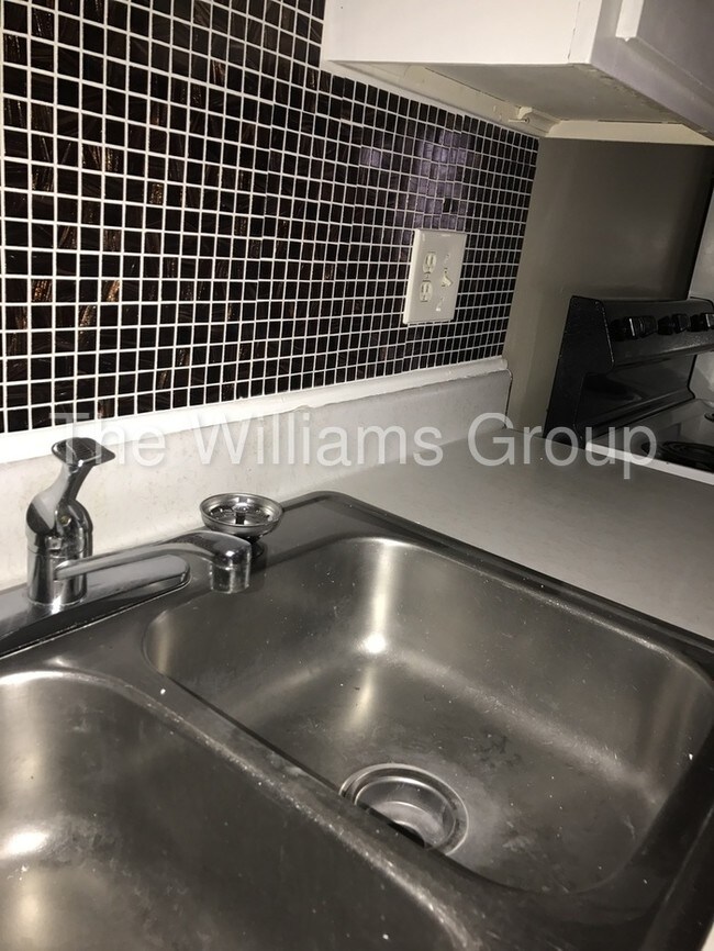 Foto del edificio - 6429 Starbrook Dr