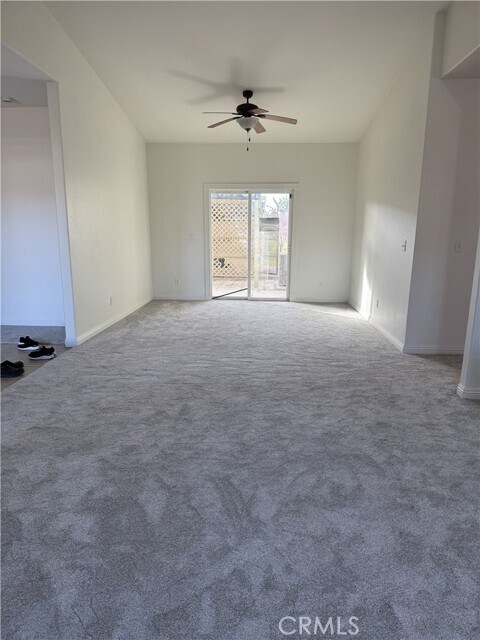 Foto del edificio - 14470 Navajo Rd