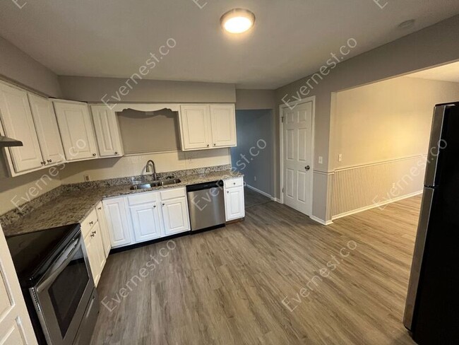 Building Photo - 6222 Goodhue Dr