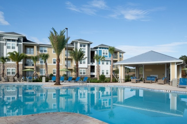 Building Photo - The Oaks at Southlake Commons