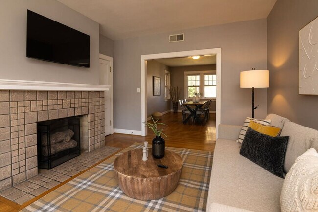 Foto del edificio - 2584 Madison Rd