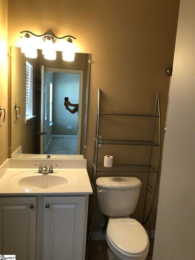 Building Photo - 223 Greenbush Ct