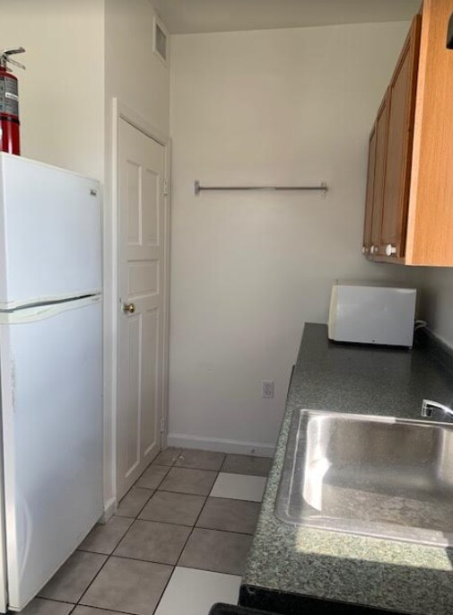 Foto del edificio - 502 Dickinson St