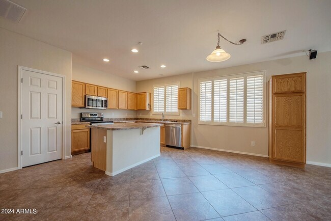 Building Photo - 12129 W Dove Wing Way