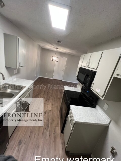 Building Photo - 3/2/2 Duplex- North Richland Hills - Bike ...