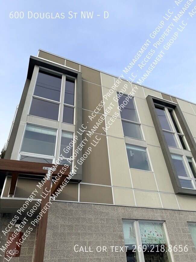 Building Photo - 600 Douglas St NW