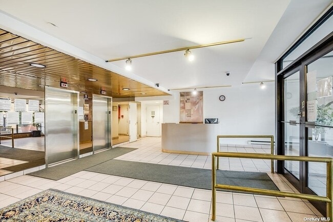 Lobby - 14720 35th Ave