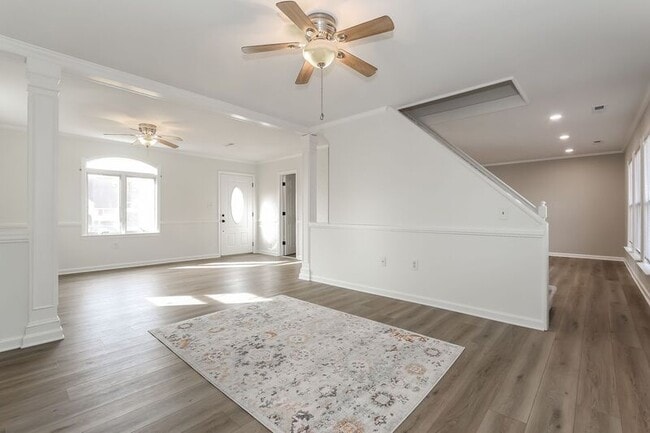 Building Photo - 18 Azalea Ln