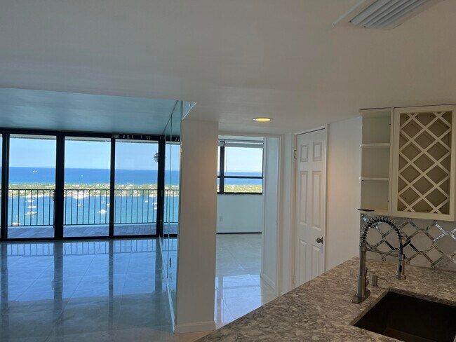 Foto del edificio - 5600 N Flagler Dr
