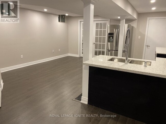 Building Photo - 38 Havanna Cres