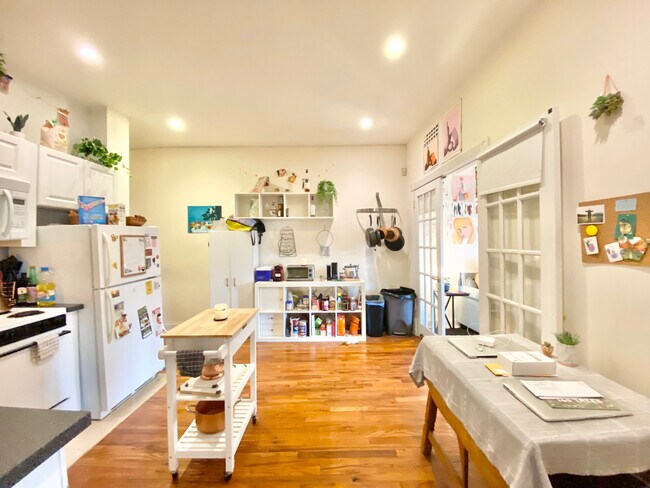 Building Photo - 452 W 149th St