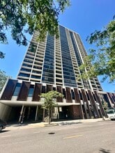 Building Photo - 1636 N Wells St