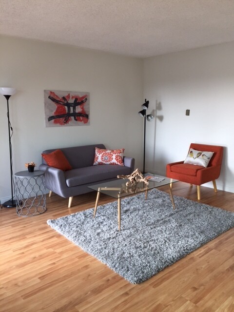 Foto principal - 3430 S Centinela Ave