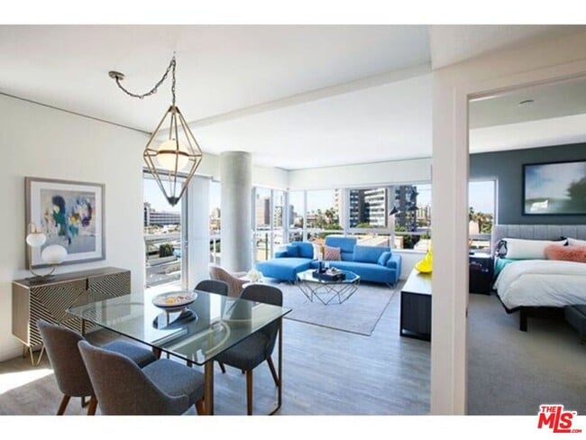 Foto del edificio - 707 E Ocean Blvd