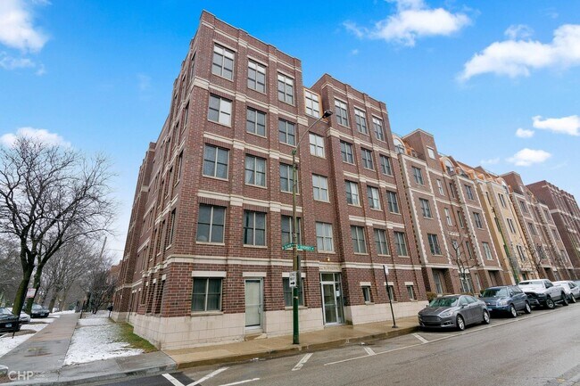 Foto del edificio - 2622 W Diversey Ave