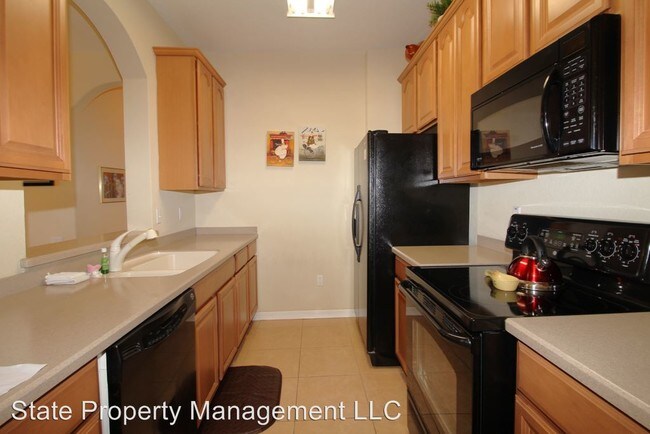 Building Photo - 8302 Portofino Dr