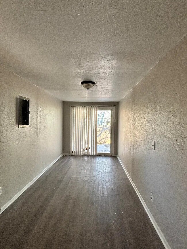 Foto del edificio - 3962 N Mitthoefer Rd