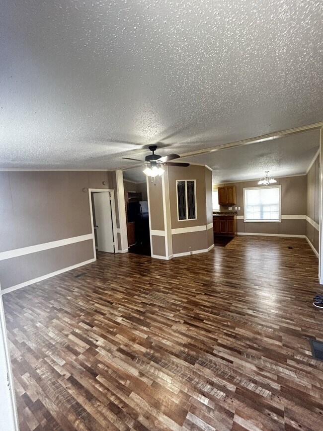 Building Photo - "Charming 3-Bed, 2-Bath Mobile Home Retrea...