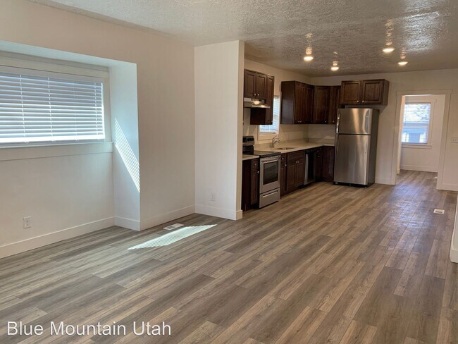 Building Photo - 3 br, 1 bath House - 1950 S 1100 W