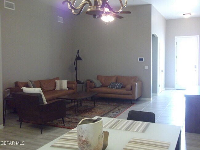 Foto del edificio - 7836 Enchanted View Dr