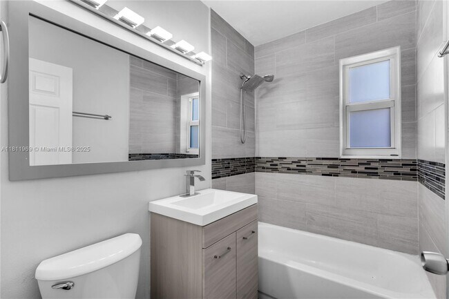 Foto del edificio - 4500 NE 18th Ave